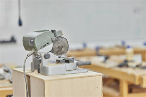 北京一土學(xué)校教室