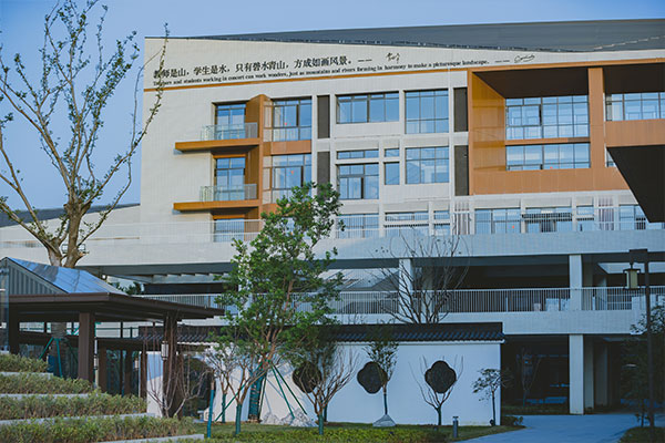 蘇州科技城外國語高級中學(xué)校園環(huán)境