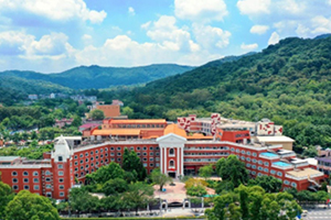 廣州市亞加達(dá)外國(guó)語(yǔ)高級(jí)中學(xué)校園環(huán)境