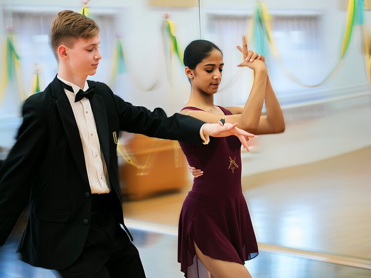 2025年成都青白江區(qū)國際高中錄取線預測：一公一民雙選擇，學費名額全解析